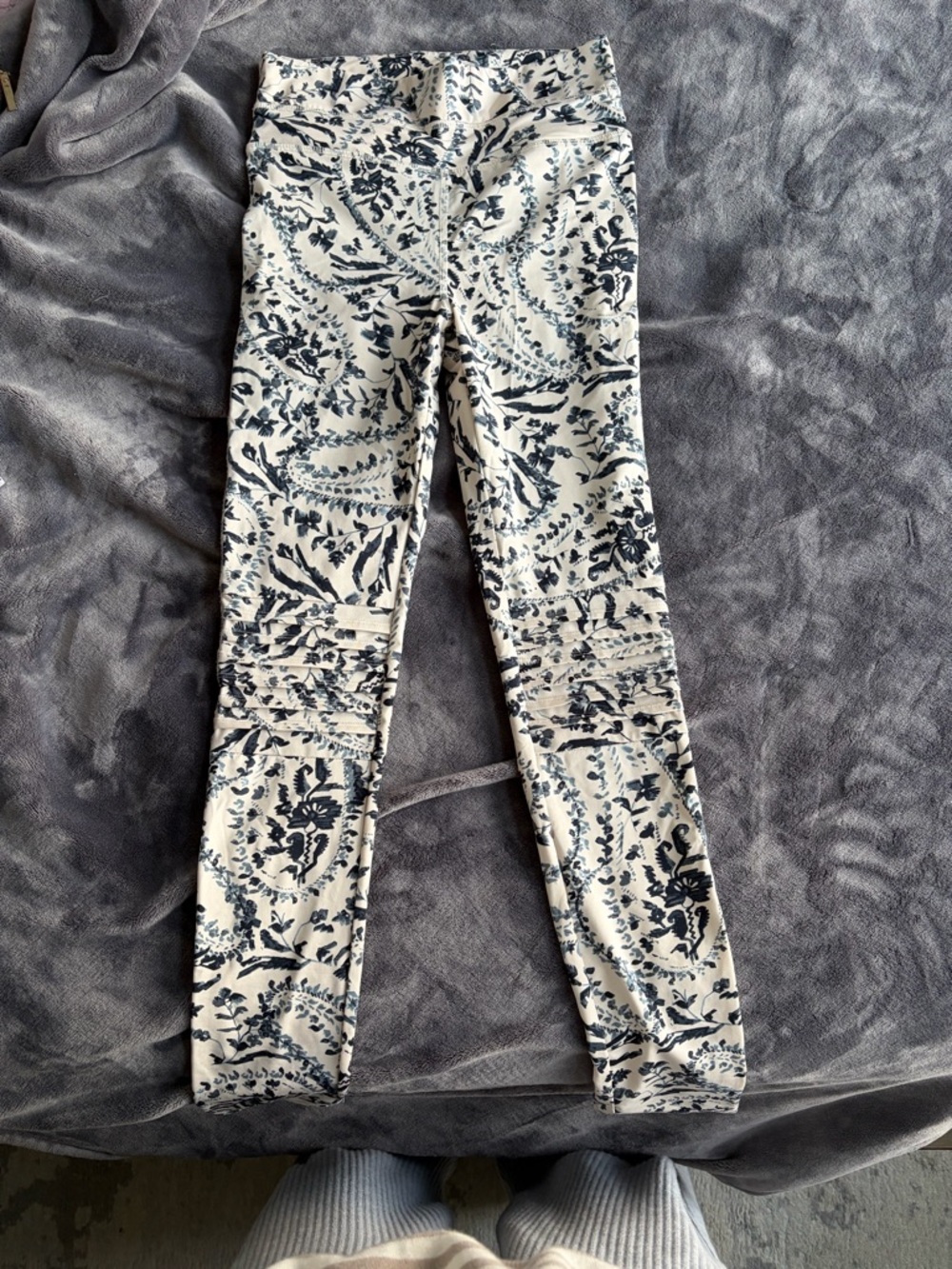 We The Free Cream and Navy Floral High-Rise Leggings